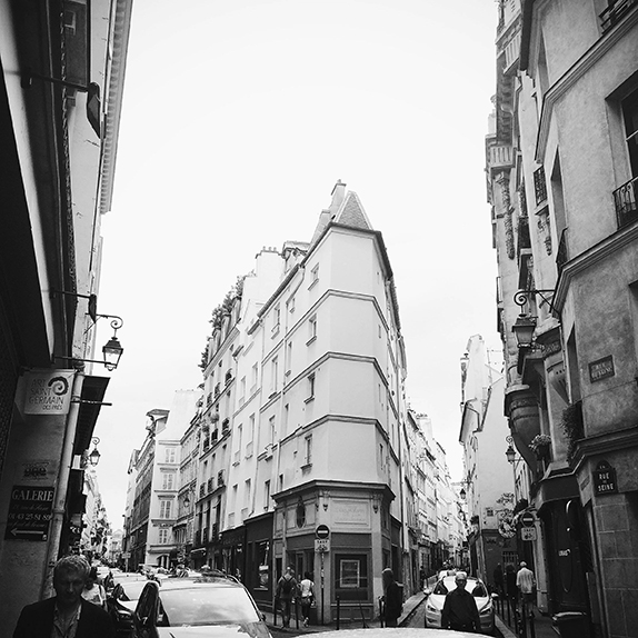 bw flat iron in paris