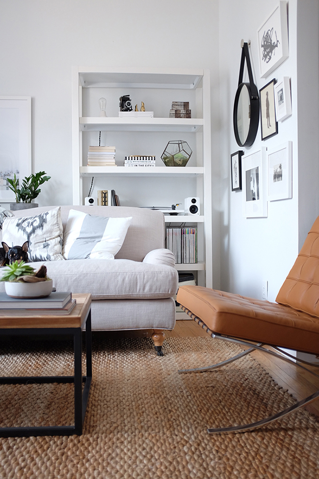 danielle moss apartment - living room